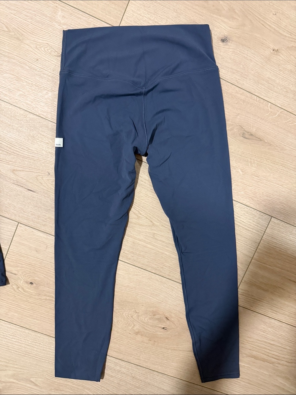 Vuori AllTheForm™ Leggings | Azure (Medium) - Picture 4 of 5